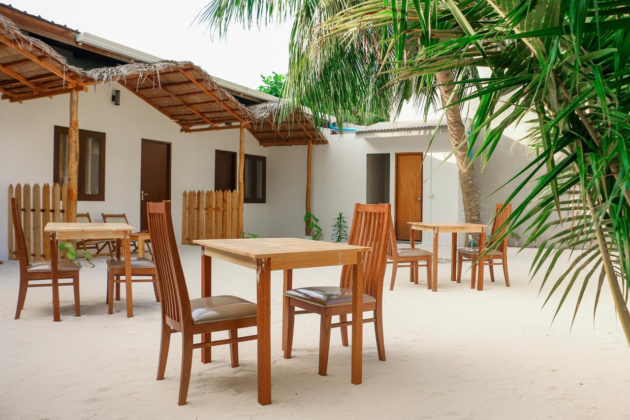 The Castaway Retreat 2* Feridhoo
